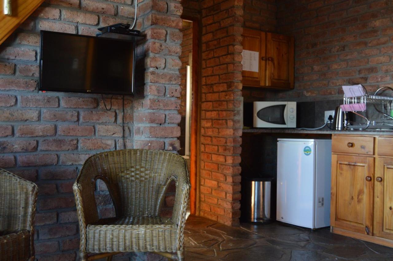Teri-Lemveli Lodge Бофорт-Уэст Экстерьер фото